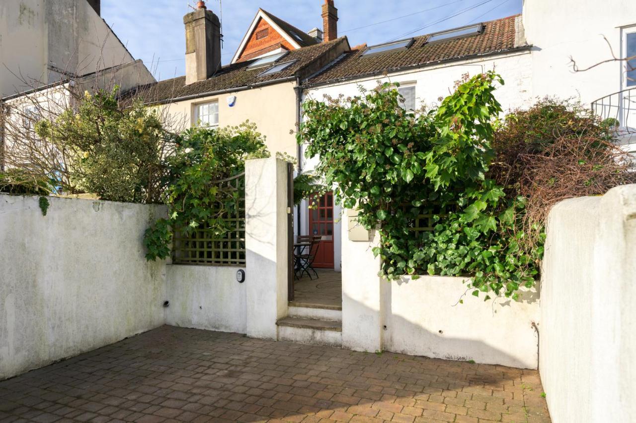 Delightful Bird Sisters Cottage With Free Parking Brighton Bagian luar foto