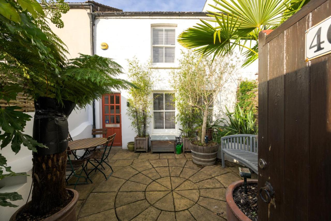 Delightful Bird Sisters Cottage With Free Parking Brighton Bagian luar foto